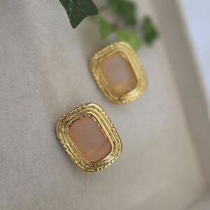 Vintage Gold with Frosted Peach Stone Rectangle Clip On Earrings